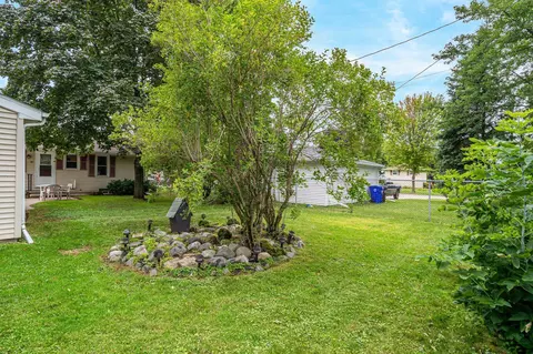 Exterior - 2124 S Fountain Ave, Appleton, WI 54915 photo 5 of 7
