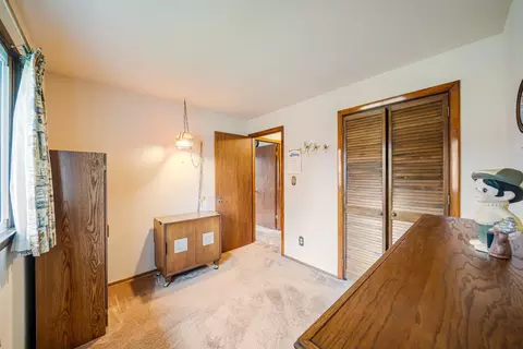 Bedroom - 2124 S Fountain Ave, Appleton, WI 54915 photo 4 of 6