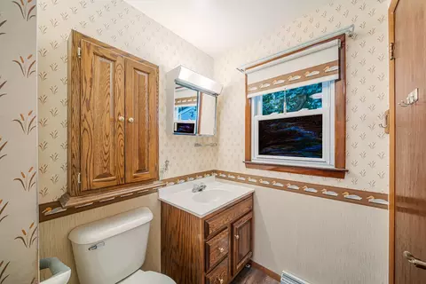 Bath - 2124 S Fountain Ave, Appleton, WI 54915 photo 1 of 2