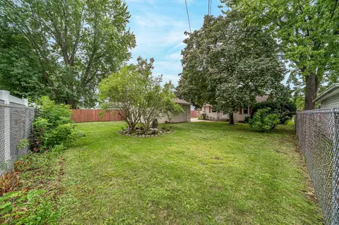 Exterior - 2124 S Fountain Ave, Appleton, WI 54915 photo 4 of 7