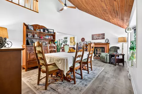 Dining - 3412 N Mariah Ln, Appleton, WI 54911 photo 2 of 4