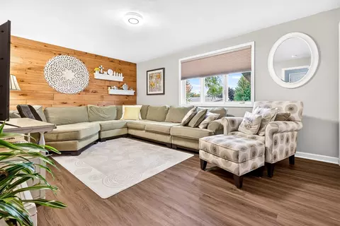 Living - 3412 N Mariah Ln, Appleton, WI 54911 photo 3 of 5