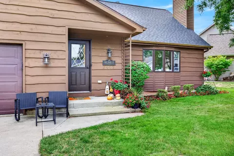 Exterior - 3412 N Mariah Ln, Appleton, WI 54911 photo 3 of 8