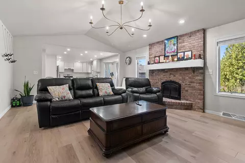 Living - 3529 N Chappell Dr, Appleton, WI 54914 photo 2 of 2