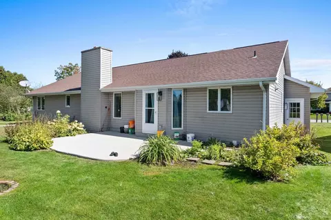 Exterior - 3529 N Chappell Dr, Appleton, WI 54914 photo 3 of 7