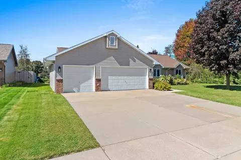 Exterior - 3529 N Chappell Dr, Appleton, WI 54914 photo 7 of 7
