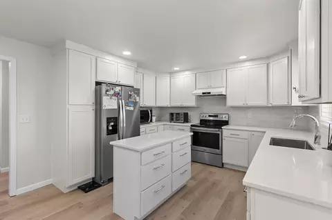 Kitchen - 3529 N Chappell Dr, Appleton, WI 54914 photo 2 of 5