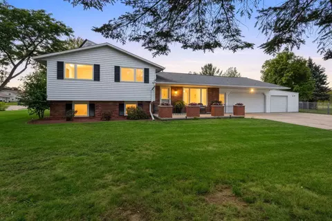 3467 Golf Dr, Green Bay, WI 54311