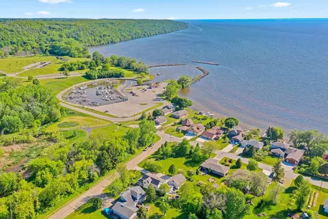 n7568 Lower Cliff Road, Sherwood, WI 54169