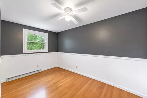 Bedroom - 127 W Capitol Dr, Appleton, WI 54911 photo 3 of 5
