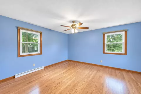Bedroom - 127 W Capitol Dr, Appleton, WI 54911 photo 1 of 5