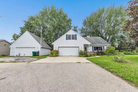 Exterior - 127 W Capitol Dr, Appleton, WI 54911 photo 2 of 7