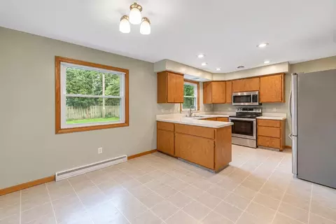Kitchen - 127 W Capitol Dr, Appleton, WI 54911 photo 2 of 3