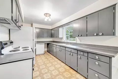 Kitchen - 3235 N Morrison St, Appleton, WI 54911 photo 2 of 4
