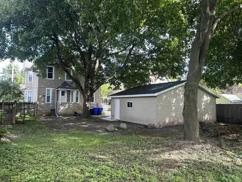 Exterior - 815 N Appleton St, Appleton, WI 54911 photo 2 of 4