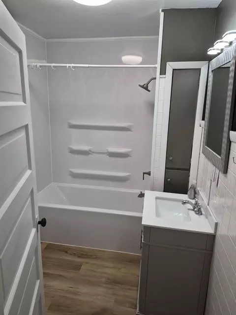 Bath - 815 N Appleton St, Appleton, WI 54911 photo 2 of 2
