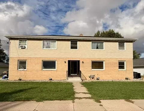 305 S Maple St, Black Creek, WI 54106