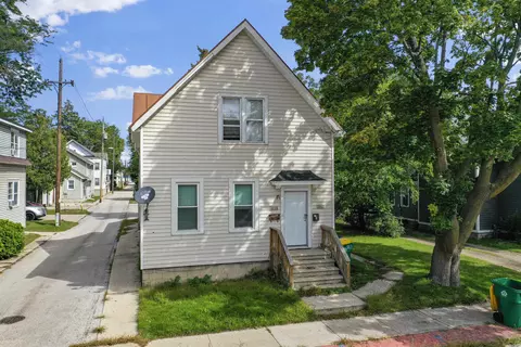1019 E Walnut St, Green Bay, WI 54301