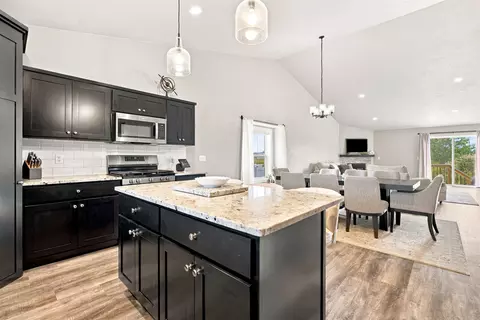 Kitchen - 3455 E Rubyred Dr, Appleton, WI 54913 photo 5 of 5