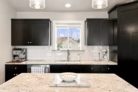 Kitchen - 3455 E Rubyred Dr, Appleton, WI 54913 photo 2 of 5