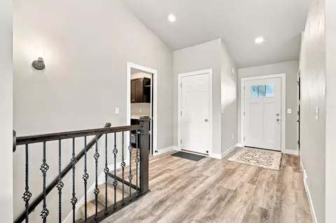 Entry Way - 3455 E Rubyred Dr, Appleton, WI 54913 photo 1 of 1