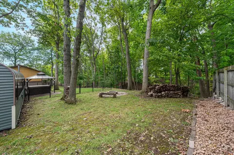 Exterior - 1730 N Briarcliff Dr, Appleton, WI 54915 photo 9 of 13