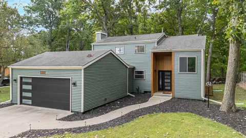 Exterior - 1730 N Briarcliff Dr, Appleton, WI 54915 photo 12 of 13