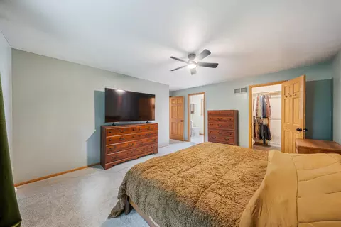 Bedroom - 1730 N Briarcliff Dr, Appleton, WI 54915 photo 3 of 6
