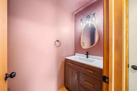 Bath - 1730 N Briarcliff Dr, Appleton, WI 54915 photo 1 of 5