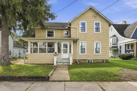 305 E 8th St, Kaukauna, WI 54130