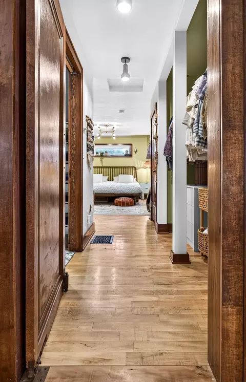 Entry Way - 425 E Circle St, Appleton, WI 54911 photo 5 of 12