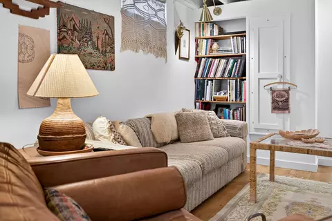 Living - 425 E Circle St, Appleton, WI 54911 photo 5 of 7