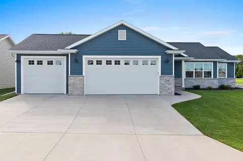 1290 Brenda Ln, Neenah, WI 54956