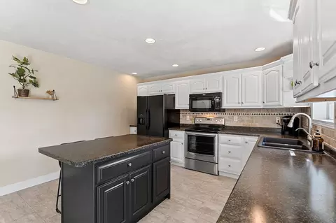 Kitchen - w5985 Sweet William Drive, Appleton, WI 54915 photo 5 of 5
