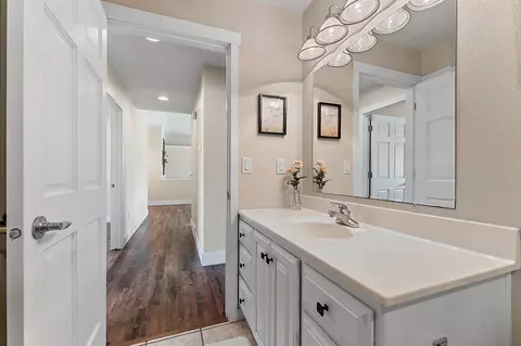 Bath - w5985 Sweet William Drive, Appleton, WI 54915 photo 3 of 4