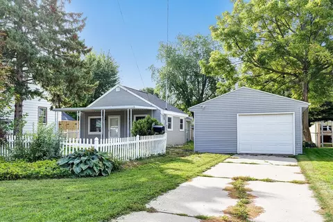 1960 Oakdale Ave, Green Bay, WI 54302