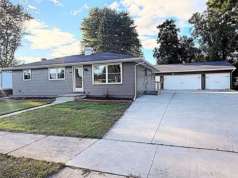 631 Idlewild St, Kaukauna, WI 54130