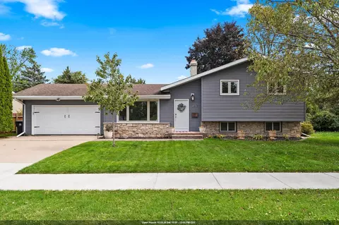 654 Cedar St, Neenah, WI 54956