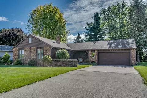 Exterior - 2317 W Applegate Dr, Appleton, WI 54914 photo 10 of 10