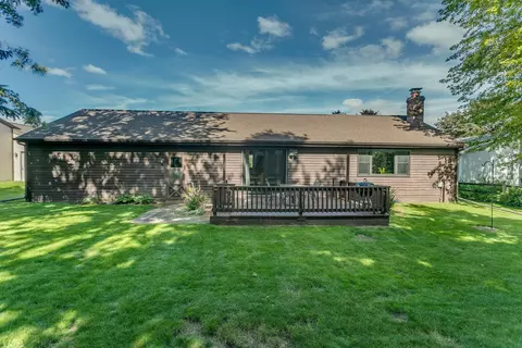 Exterior - 2317 W Applegate Dr, Appleton, WI 54914 photo 5 of 10