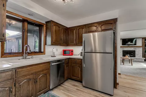 Kitchen - 2317 W Applegate Dr, Appleton, WI 54914 photo 3 of 3