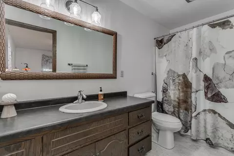 Bath - 2317 W Applegate Dr, Appleton, WI 54914 photo 1 of 2