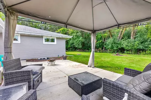Exterior - 1730 W Edgewood Dr, Appleton, WI 54913 photo 3 of 10