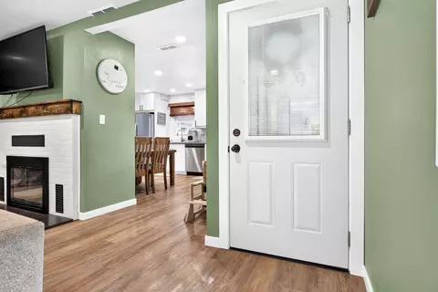 Entry Way - 1730 W Edgewood Dr, Appleton, WI 54913 photo 1 of 4