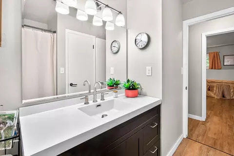 Bath - 1730 W Edgewood Dr, Appleton, WI 54913 photo 2 of 3
