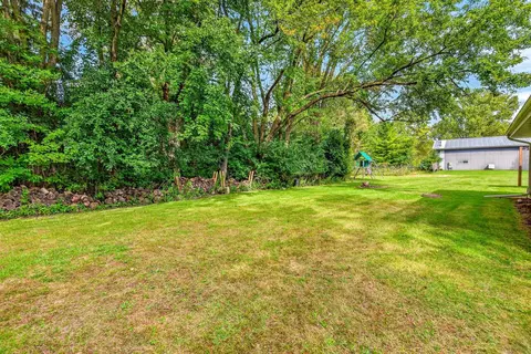 Exterior - 1730 W Edgewood Dr, Appleton, WI 54913 photo 6 of 10