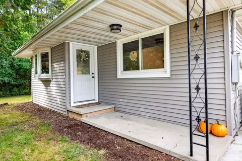Exterior - 1730 W Edgewood Dr, Appleton, WI 54913 photo 1 of 10