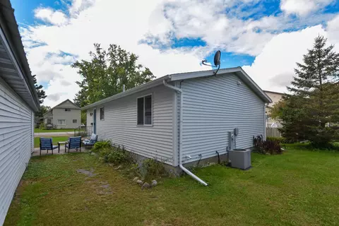 Exterior - 320 W Poplar St, Plainfield, WI 54966 photo 4 of 9