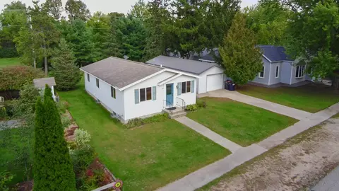 View/Area - 320 W Poplar St, Plainfield, WI 54966 photo 1 of 13