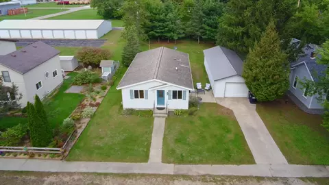 View/Area - 320 W Poplar St, Plainfield, WI 54966 photo 2 of 13
